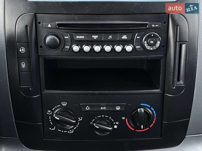 Мінівен Peugeot Expert 2011 в Дніпрі