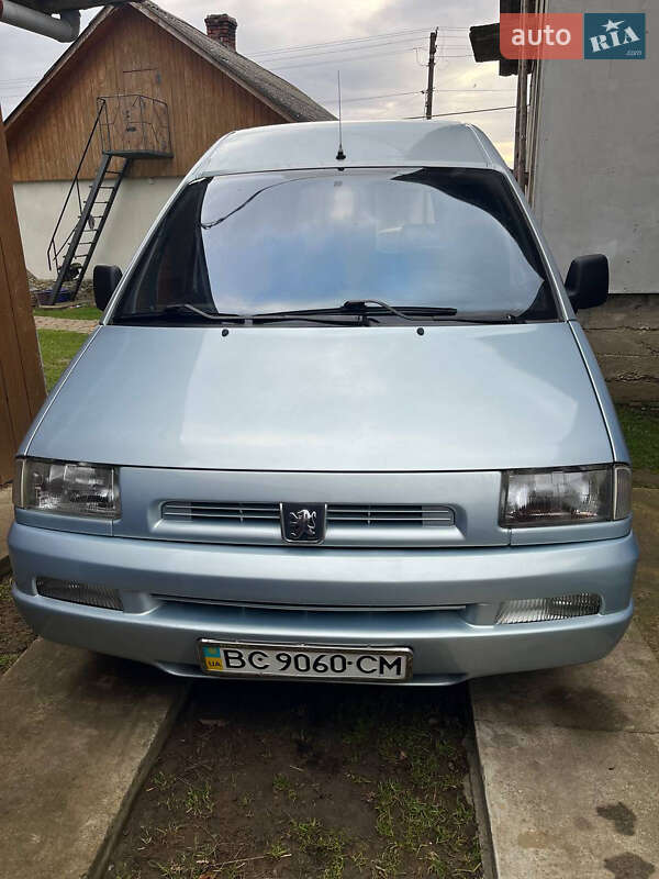 Минивэн Peugeot Expert 2003 в Стрые