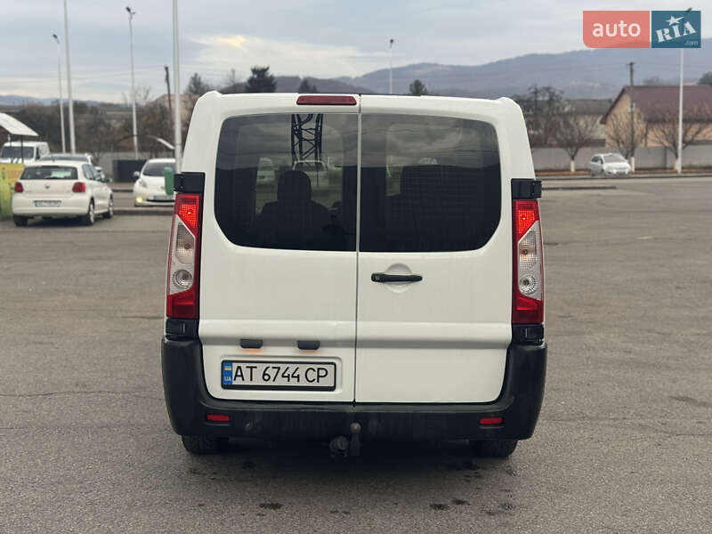 Мінівен Peugeot Expert 2014 в Сваляві