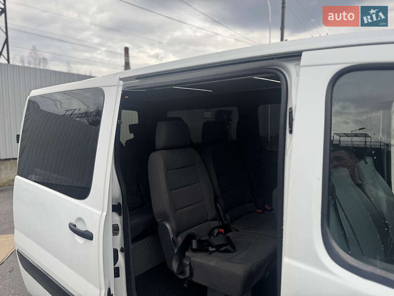 Мінівен Peugeot Expert 2014 в Сваляві