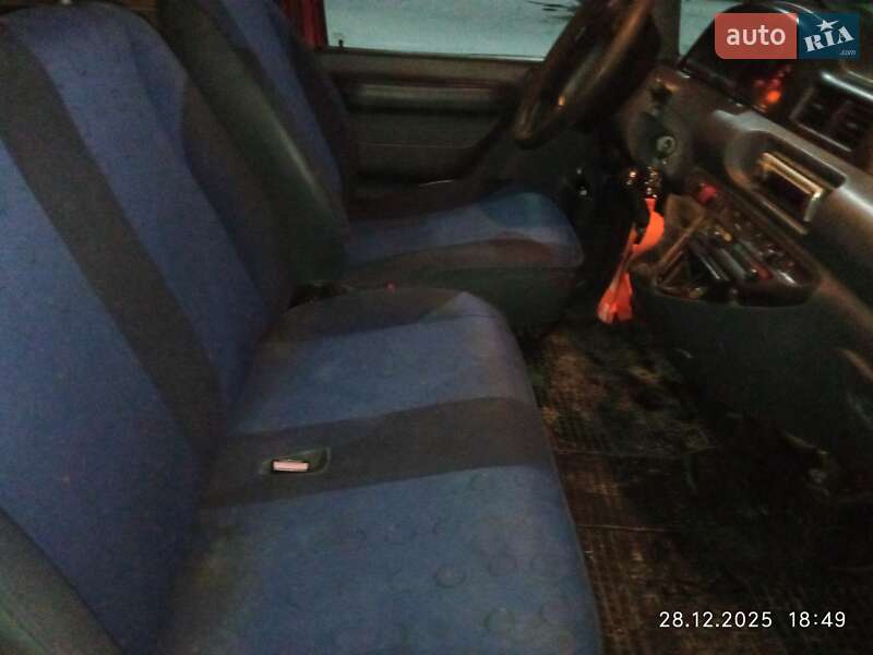 Вантажний фургон Peugeot Expert 2000 в Хотині