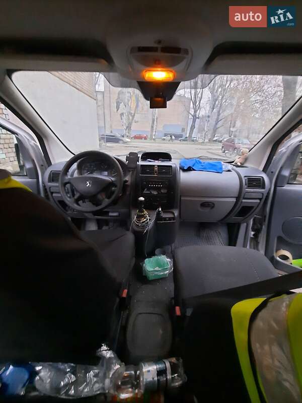 Минивэн Peugeot Expert 2008 в Запорожье
