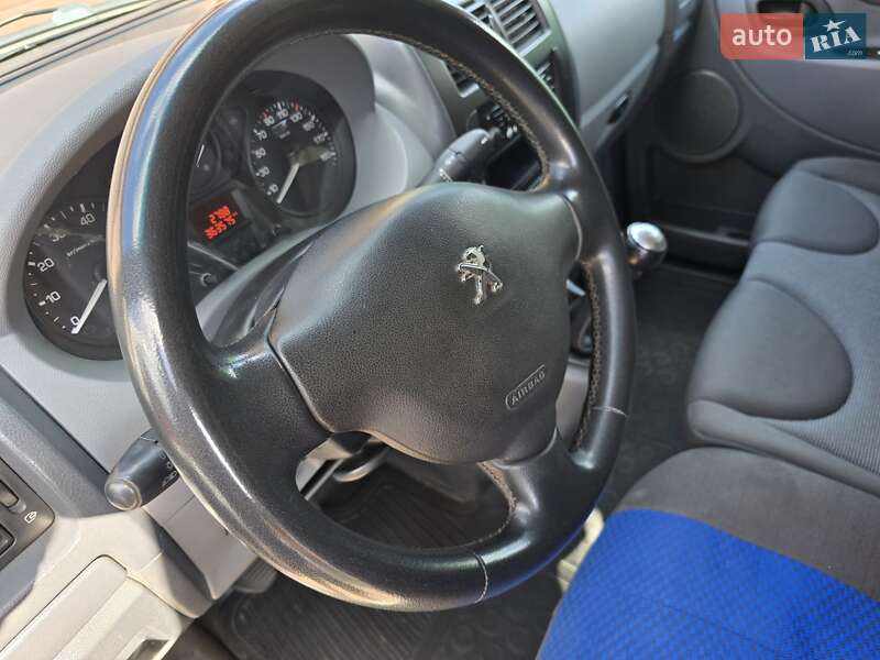 Вантажний фургон Peugeot Expert 2012 в Миргороді
