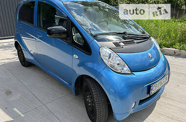 Хетчбек Peugeot iOn 2010 в Чернігові