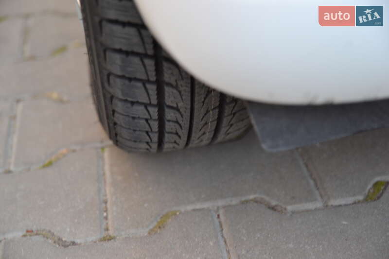 Хэтчбек Peugeot iOn 2012 в Луцке