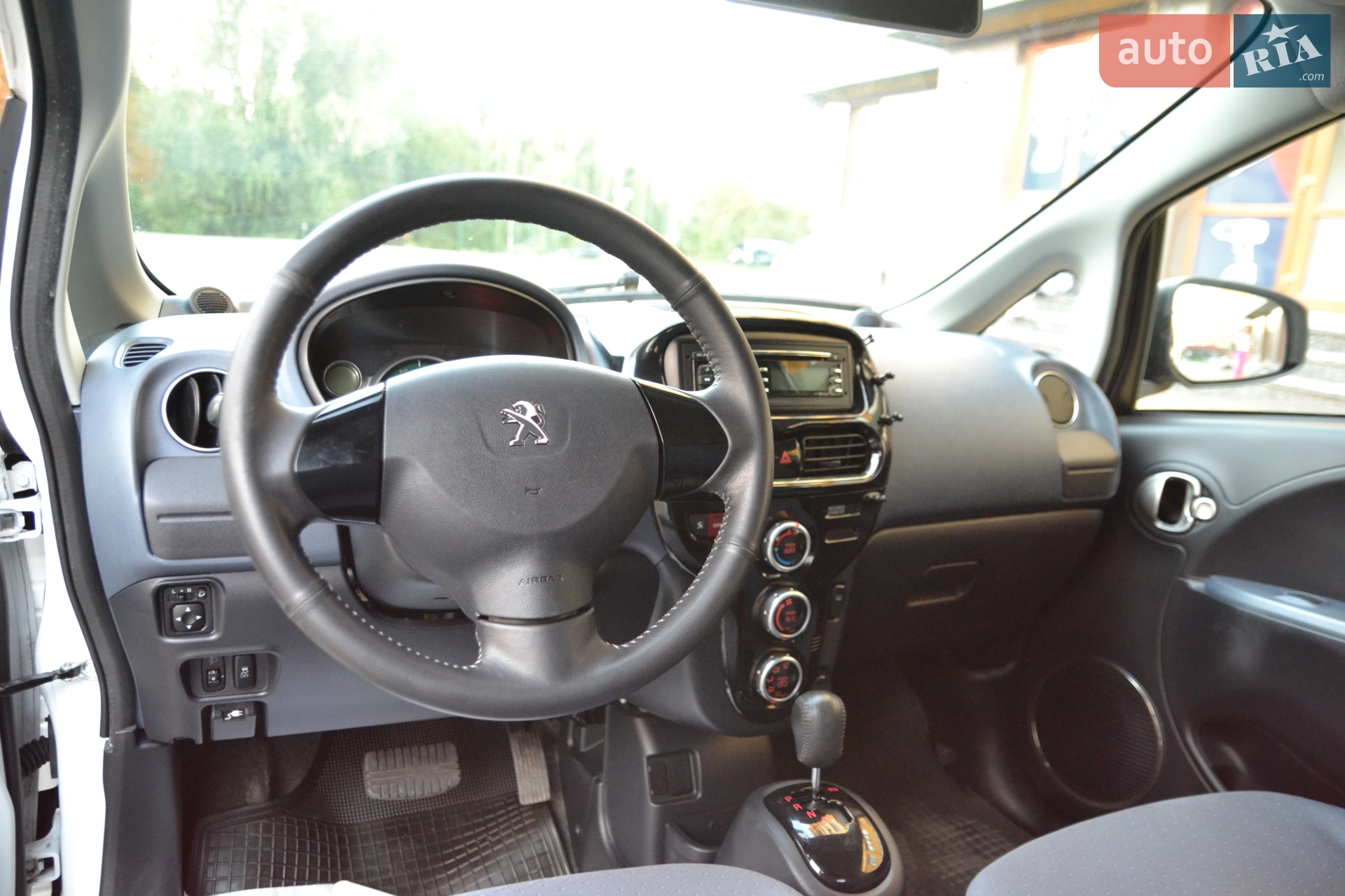 2012 Peugeot iOn - мініатюра 15