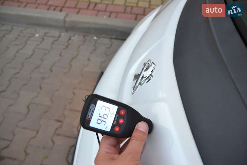 Хэтчбек Peugeot iOn 2012 в Луцке