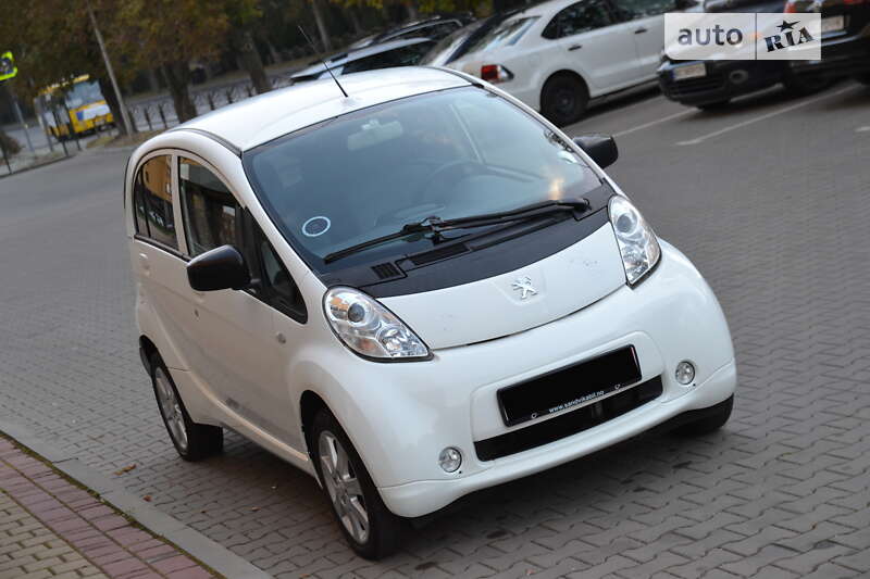 Хетчбек Peugeot iOn 2011 в Луцьку фото 4 Хетчбек Peugeot iOn 2011 в Луцьку