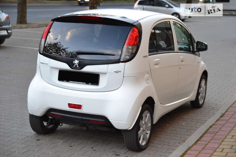 Хетчбек Peugeot iOn 2011 в Луцьку фото 5 Хетчбек Peugeot iOn 2011 в Луцьку