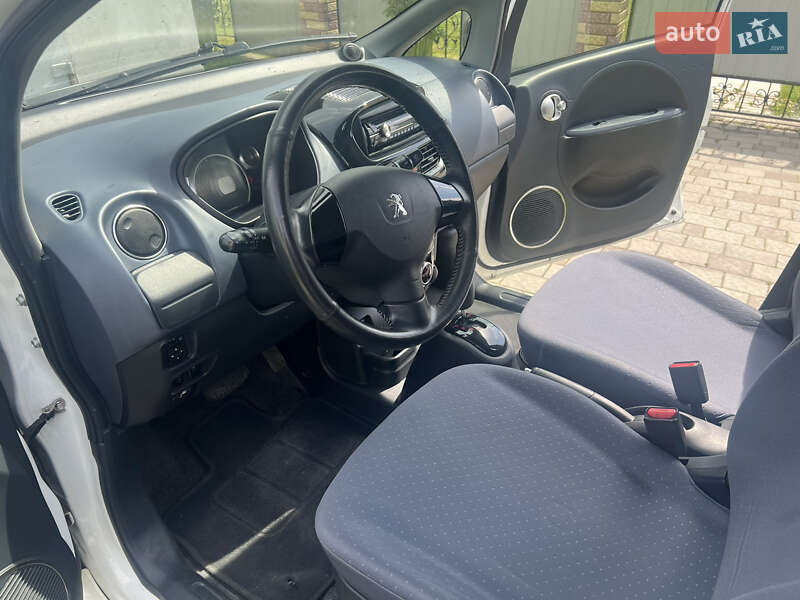 Хетчбек Peugeot iOn 2011 в Львові