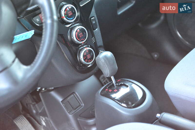 Хетчбек Peugeot iOn 2012 в Луцьку