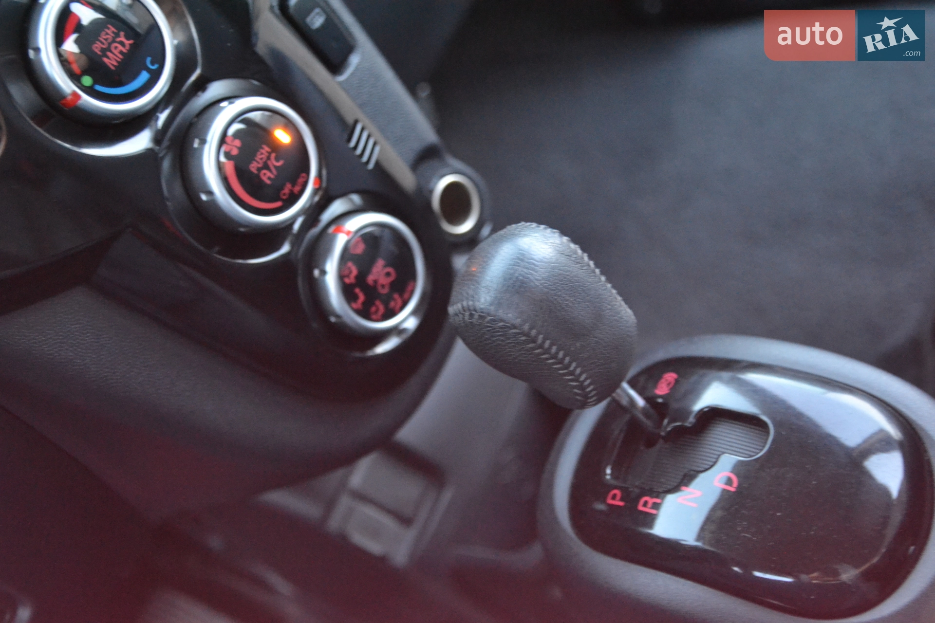 2011 Peugeot iOn - мініатюра 26