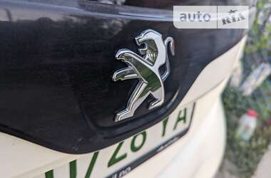 Хэтчбек Peugeot iOn 2014 в Звягеле