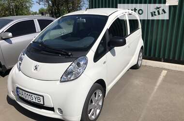 Хэтчбек Peugeot iOn 2013 в Киеве