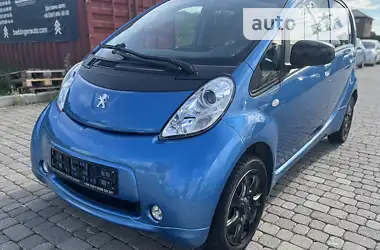 Peugeot iOn 2012