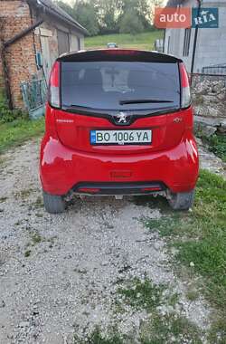 Хэтчбек Peugeot iOn 2011 в 