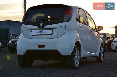 Хэтчбек Peugeot iOn 2013 в 