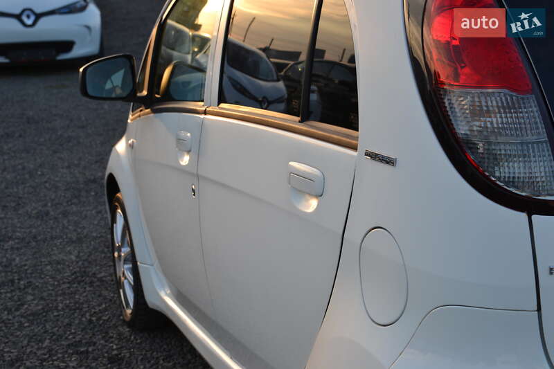 Хетчбек Peugeot iOn 2013 в Луцьку