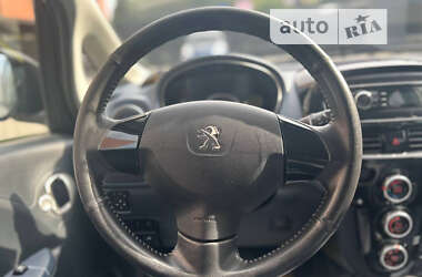 Хетчбек Peugeot iOn 2012 в Чернівцях