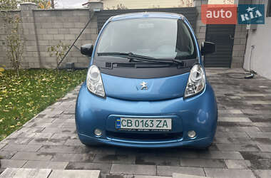 Хетчбек Peugeot iOn 2010 в Чернігові