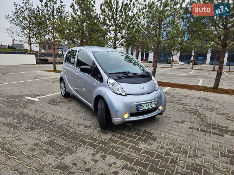 Хэтчбек Peugeot iOn 2012 в Ровно