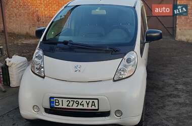 Хэтчбек Peugeot iOn 2011 в Полтаве