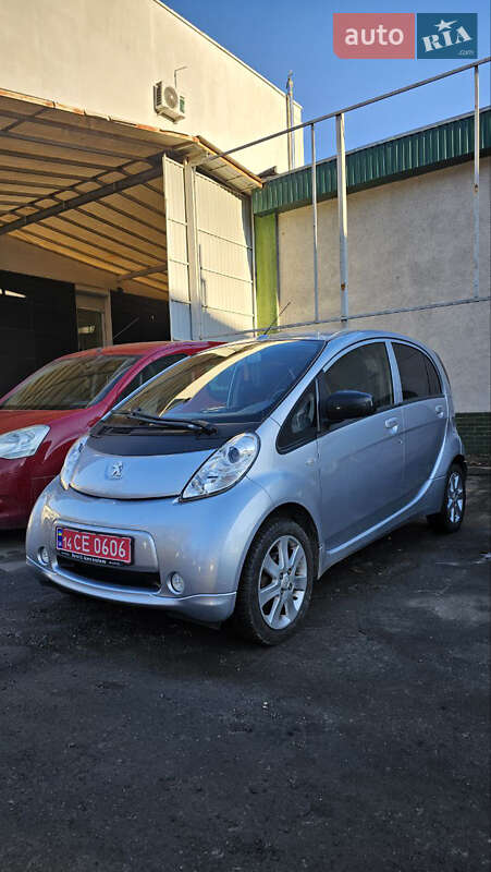 Peugeot iOn 2015