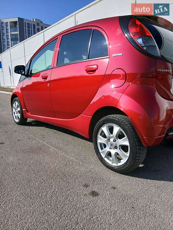 Хетчбек Peugeot iOn 2014 в Львові