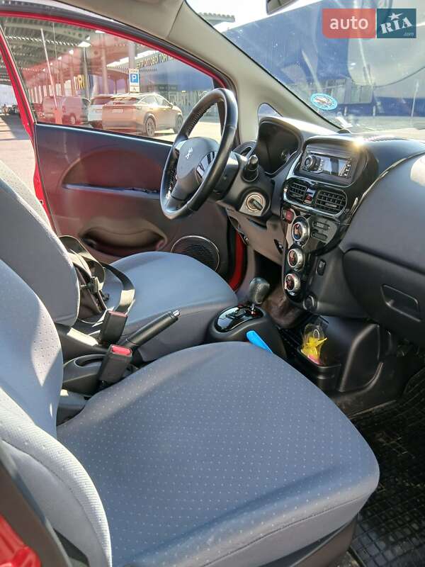 Хетчбек Peugeot iOn 2014 в Львові
