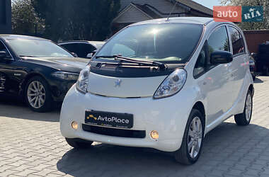 Хетчбек Peugeot iOn 2011 в 