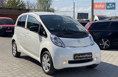 Хетчбек Peugeot iOn 2011 в 