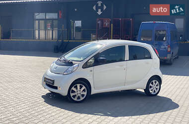 Хетчбек Peugeot iOn 2011 в 