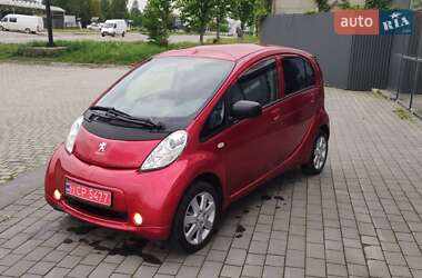 Хэтчбек Peugeot iOn 2014 в 