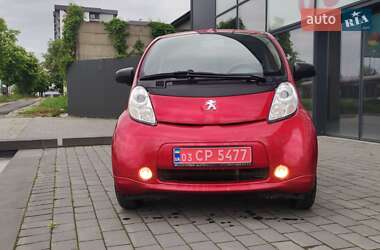 Хэтчбек Peugeot iOn 2014 в 