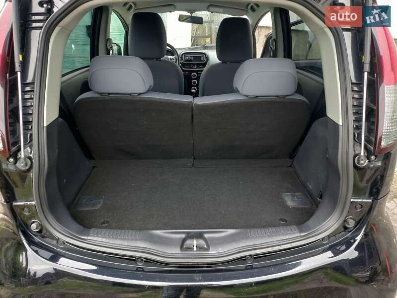 Хэтчбек Peugeot iOn 2011 в Ровно