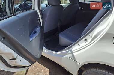 Хетчбек Peugeot iOn 2014 в 