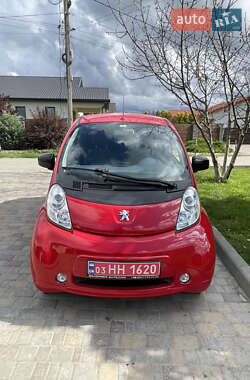 Хетчбек Peugeot iOn 2013 в 
