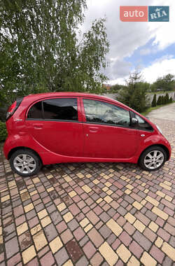 Хетчбек Peugeot iOn 2013 в 