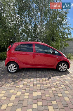 Хетчбек Peugeot iOn 2011 в 