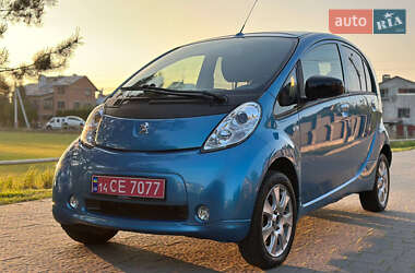 Хэтчбек Peugeot iOn 2016 в 