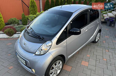 Хетчбек Peugeot iOn 2011 в 