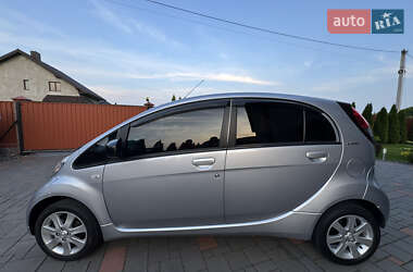 Хетчбек Peugeot iOn 2011 в 