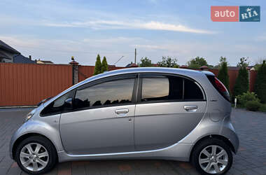 Хетчбек Peugeot iOn 2011 в 