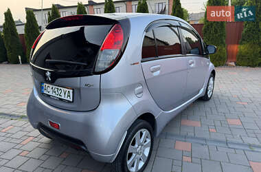 Хетчбек Peugeot iOn 2011 в 