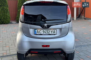 Хетчбек Peugeot iOn 2011 в 