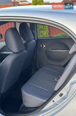 Хетчбек Peugeot iOn 2011 в 