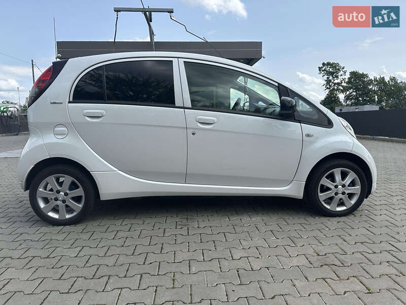 Хетчбек Peugeot iOn 2011 в Львові