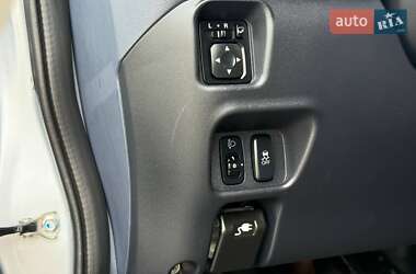 Хетчбек Peugeot iOn 2015 в 