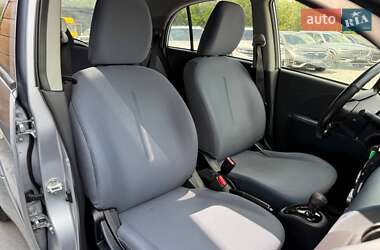 Хетчбек Peugeot iOn 2015 в 