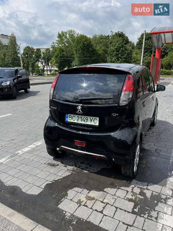 Хэтчбек Peugeot iOn 2011 в Львове